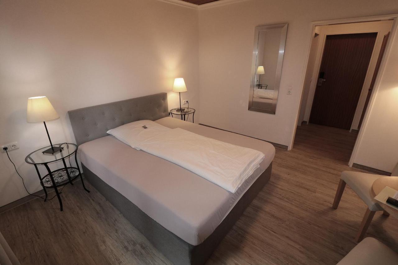 Hotel Central Цефен Екстер'єр фото