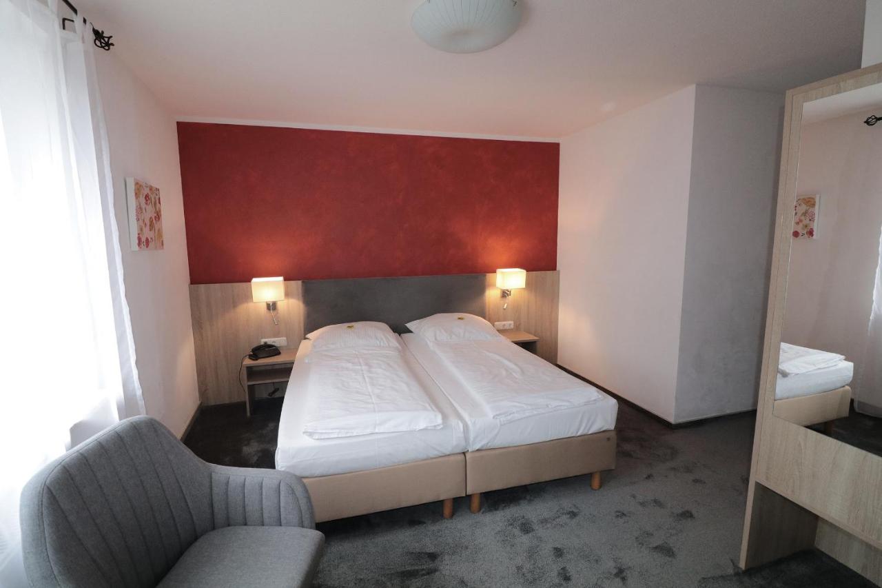 Hotel Central Цефен Екстер'єр фото