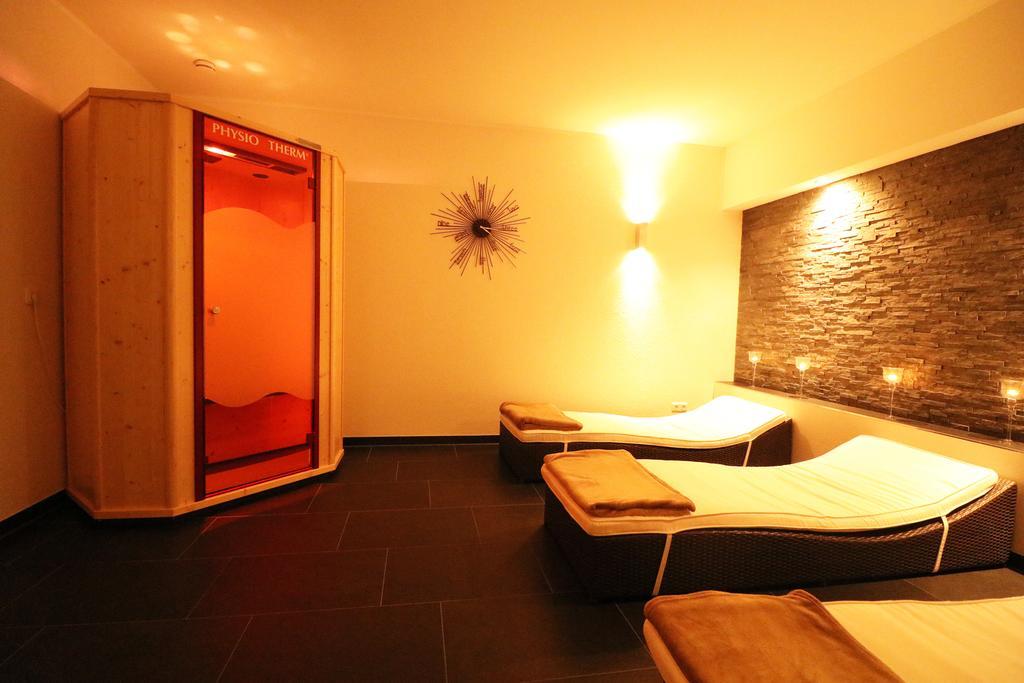 Hotel Central Цефен Екстер'єр фото