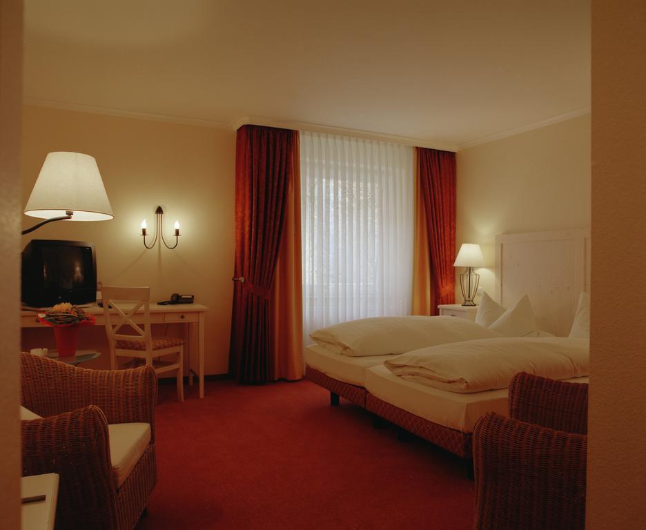 Hotel Central Цефен Екстер'єр фото