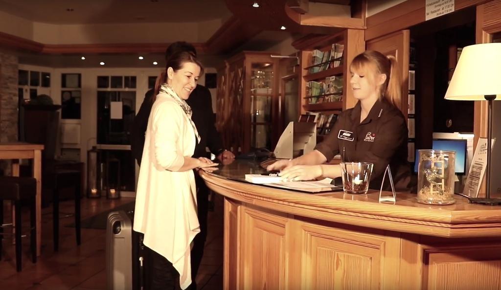 Hotel Central Цефен Екстер'єр фото